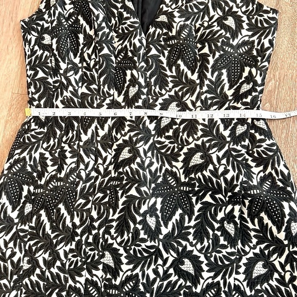 J.Mendel Paris,Stunning,LOW-V CUT, Textured Light Brocade,Low-Front Lip,Size 10 - Picture 14 of 15